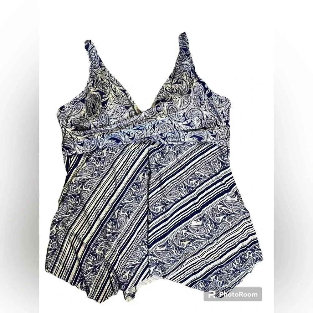 Blue and white patterned bikini top only size 32